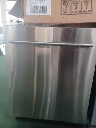 ZLINE* 24 in. Top Control Dishwasher with Stainless Steel Panel