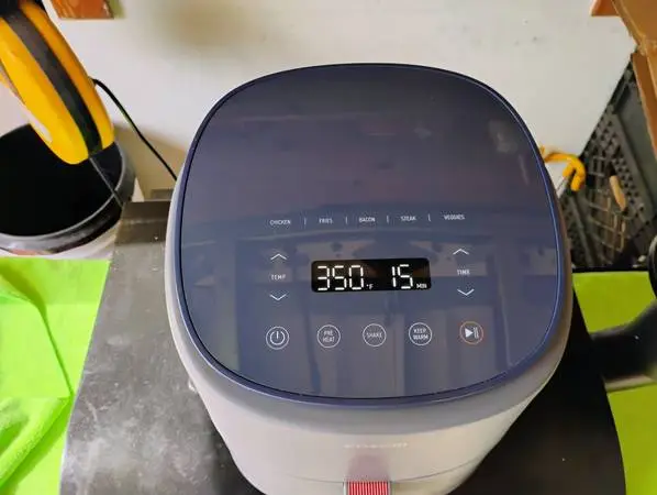 COSORI SMART AIR FRYER LITE 4 QUART COMPACT 7 IN 1 OVEN