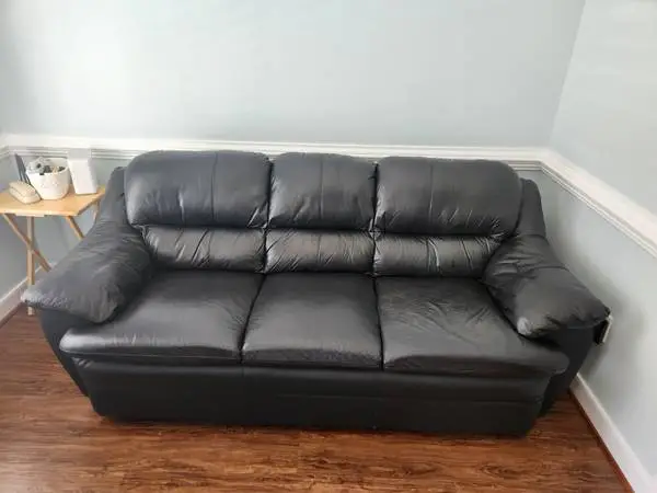 Black Leather Furniture