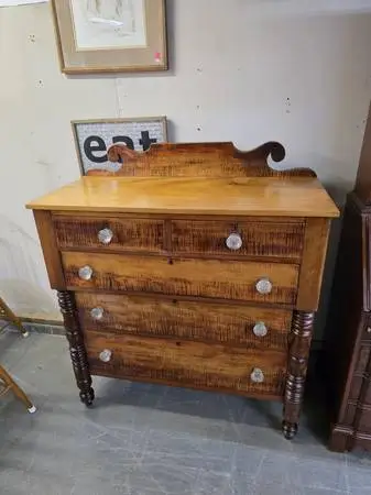 Five Drawer Tiger Maple Wood Dresser with Glass Knobs #525-12