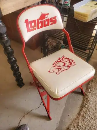 Lobos folding chair