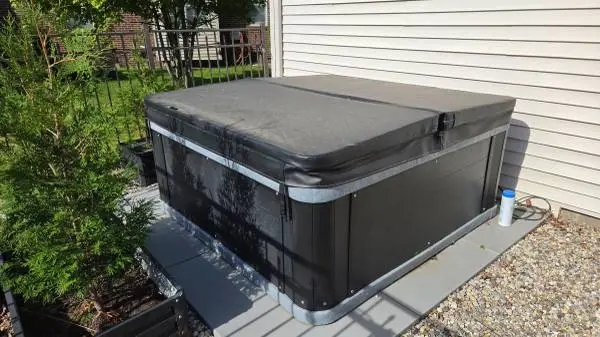 Hot tub for sale, standard outlet plug in!, no electrician needed