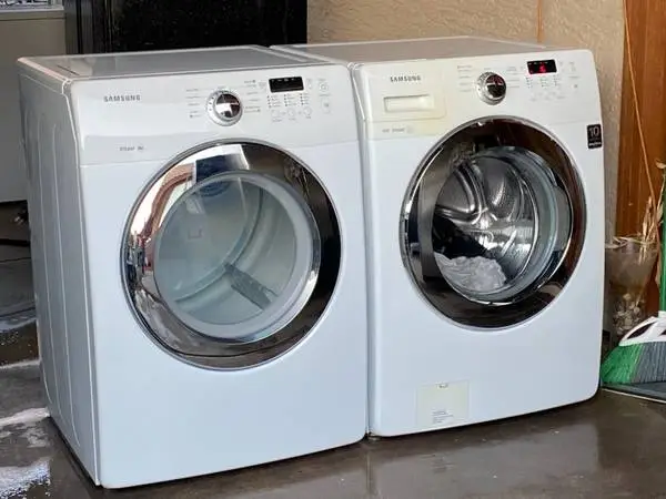 FRONT LOADER SAMSUNG WASHER AND GAS DRYER SET