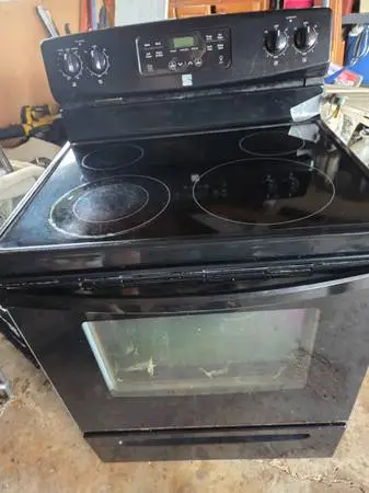 30   ELECTRIC  RANGE  OVEN                    FOR  SALE