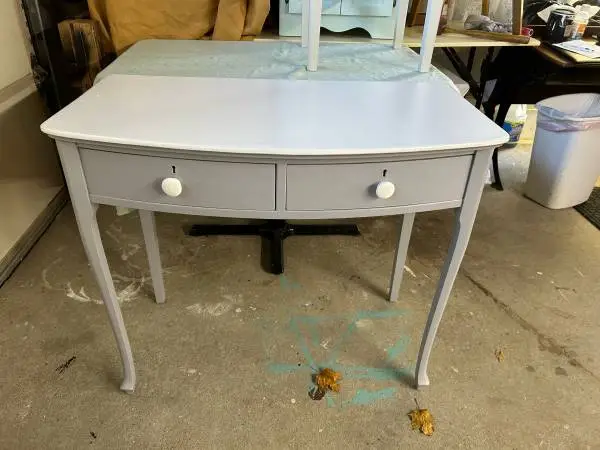 Ladies Vanity Table / desk