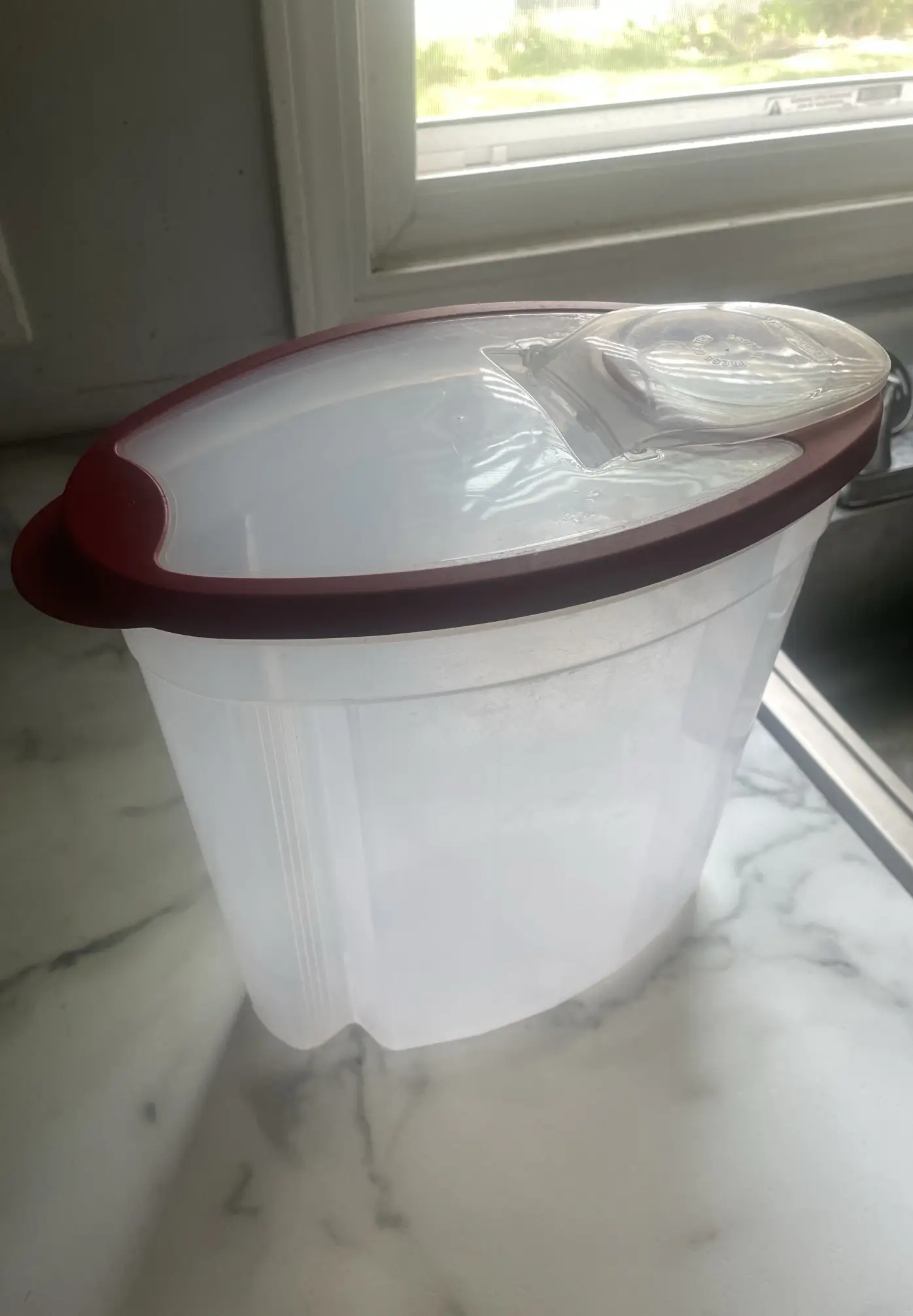 Rubbermaid Cereal keeper