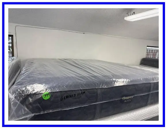 King Size Simmons Beautyrest Black Series 3 Mattress & Box Springs Bed