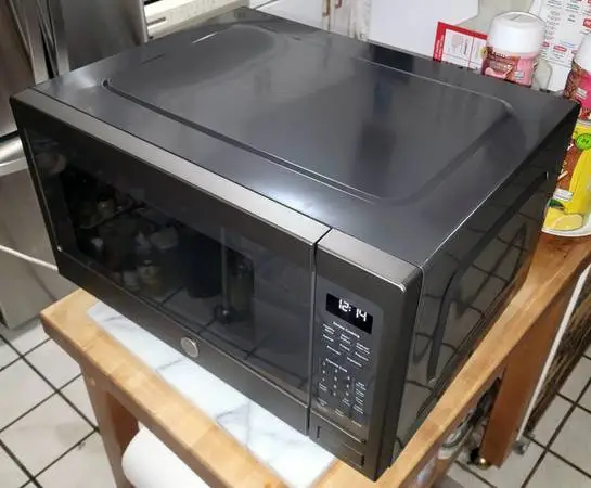 GE Profile 2.2 Cu. Ft. Sensor Microwave Oven (Model #PES7227ELES)