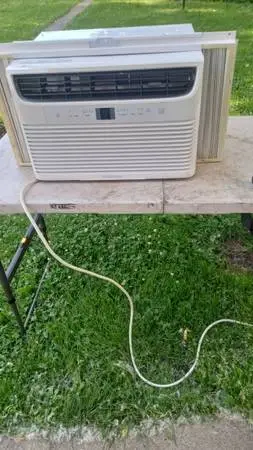 8000 btu Frigidaire completely cleaned excellent working $140