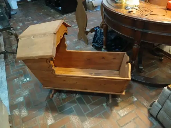 Baby crib