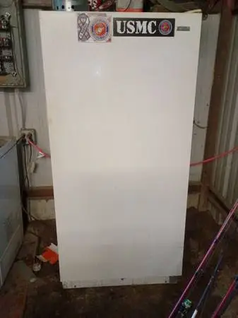 Stand upright freezer