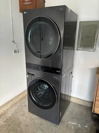 LG thin Q Washer/Dryer