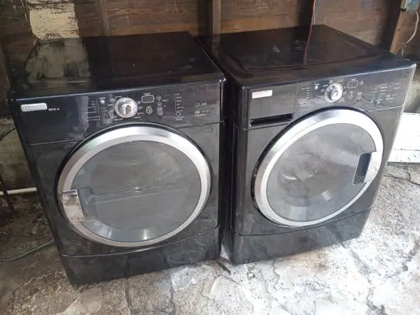 Newer model washer and dryer (electric)