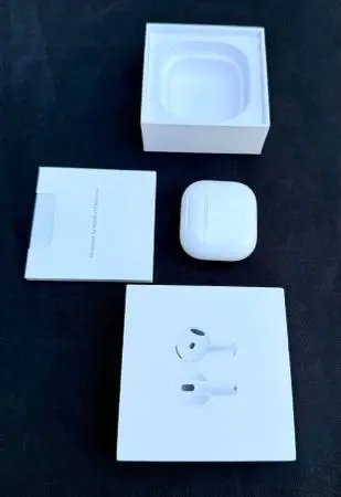 NEW with Box Apple AirPods 4