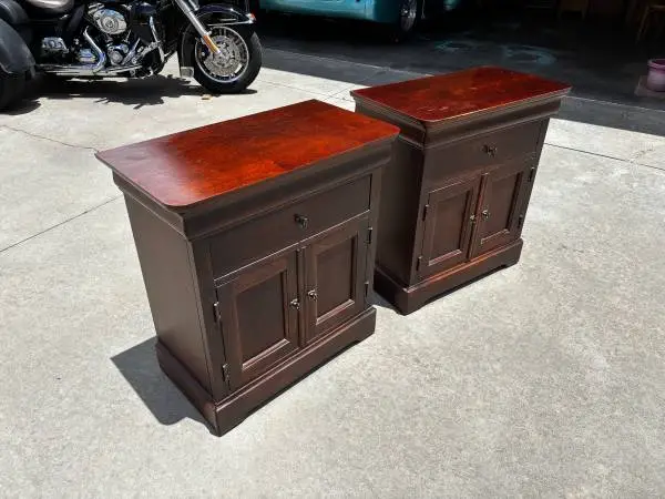 2 Matching Solid Wood Mahogany Finished Bedside Tables