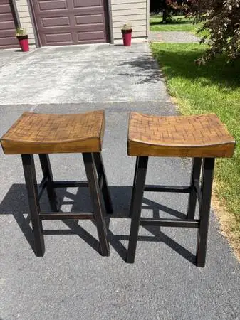 2 Nice Tall Solid Good Quality Saddle Style Bar Stools Bar Stool