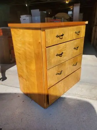 Shop cabinet