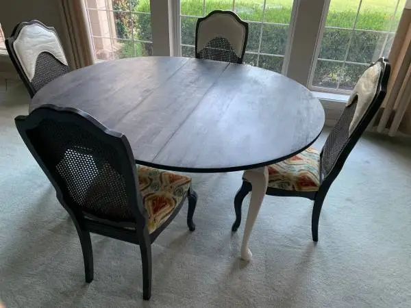 Vintage Monitor American Emblem Solid Cherry Wood Dining Table/4 Chair