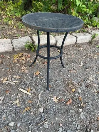 Iron black patio round end table