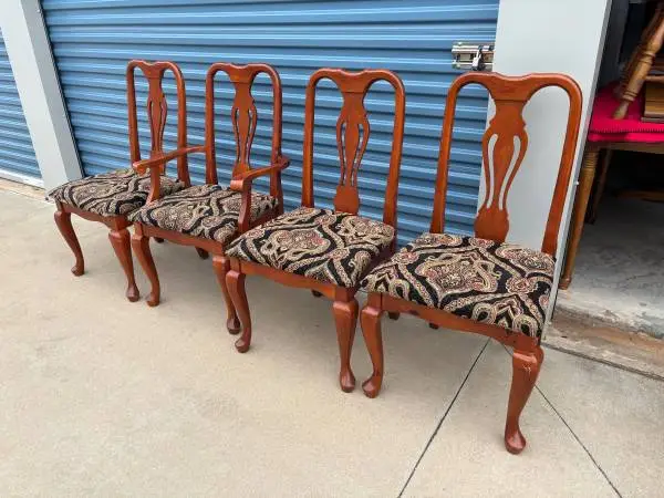 4 Sturdy and Comfy Dining Chairs