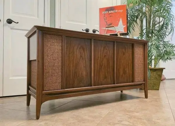 ►Mid Century Modern Record Player/Turntable Bluetooth Stereo