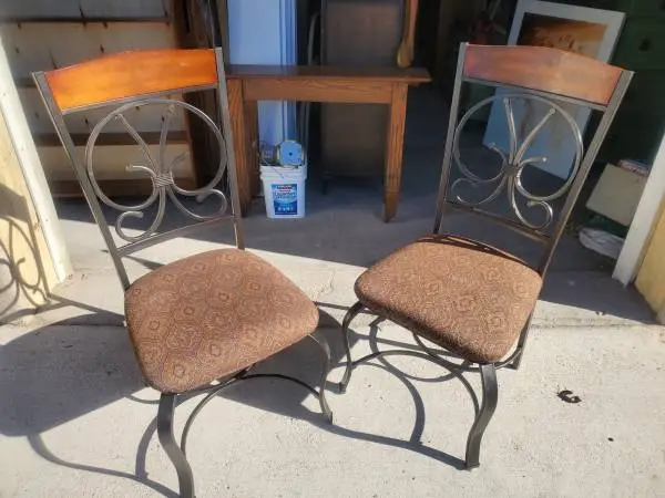 2 dining chairs