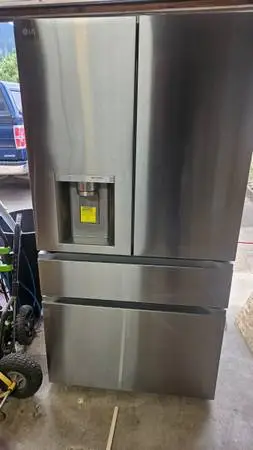 LG 29cf 3 compartment fridge/freezer, NEW--- PRICE REDUCED Again