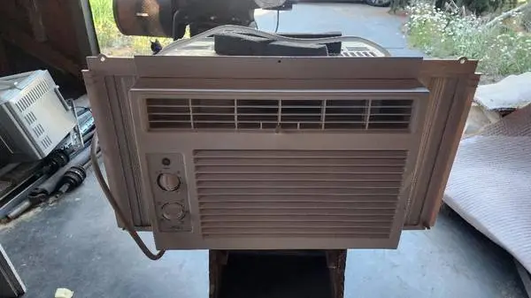 Air Conditioner Window Unit 5000 BTU GE
