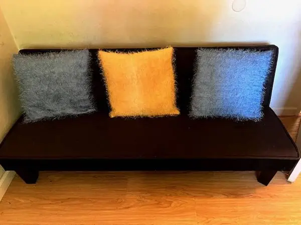 FUTON