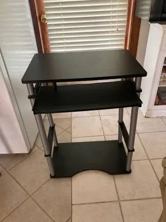 Computer desk
