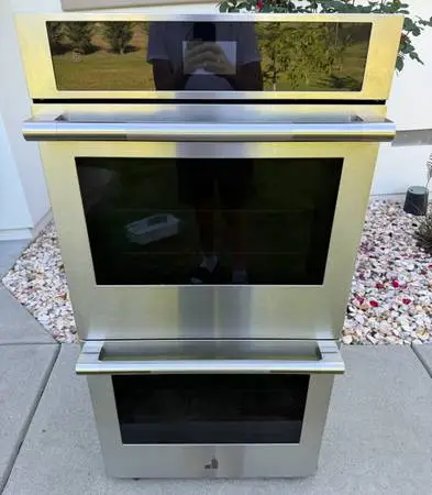 Wall oven
