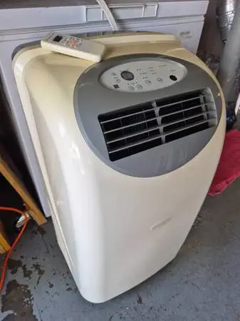 🌞9,000 BTU FRIGIDAIRE PORTABLE A/C Unit +Remote-Excellent Condition!