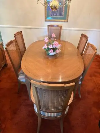 ESTATE SALE MID CENTURY DREXEL DINING ROOM SET & HUTCH