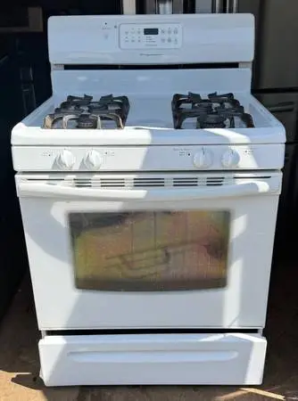 Clean & Tested Frigidaire Gallery 30in Gas Range White — $150