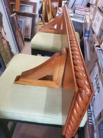 Floating mantel shelf