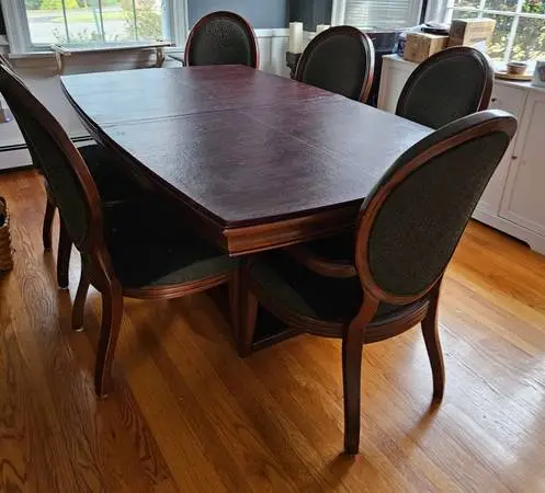 Havertys Dining Table & Chairs REDUCED