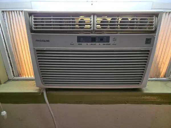 Frigidaire 8000 8,000 8k BTU Window Air Conditioner FFRE08L3Q1