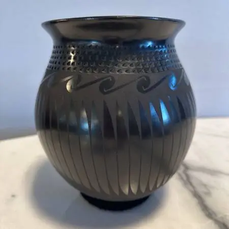 Mata Ortiz Pottery - 7X8.5H