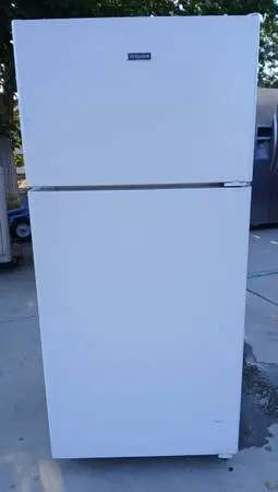 2 yr old 15 cu ft white GE Hotpoint mid size fridge w delivery