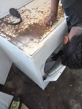 2 washers and a dryer 80 each must go just cleaned out storage room obo