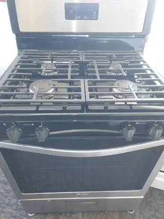 Stainless Steel Gas Range Whirlpool in Great Working Order Local Deliv
