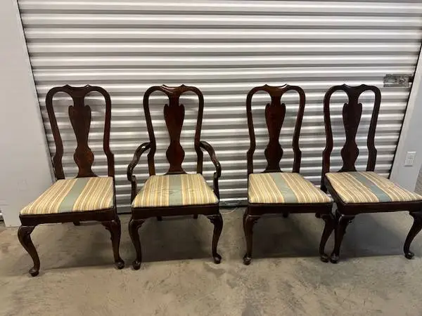 Set of 4 Drexel Heritage cherry Queen Anne chairs