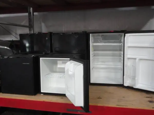 *** Mini Refrigerator - Beverage Coolers ***