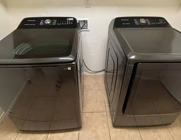 Samsung Top-Load Washer with Impeller & Vented Electric Dryer Set in B
