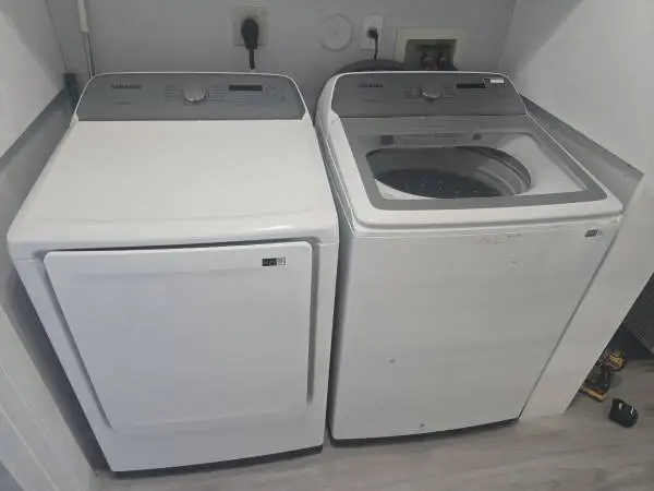 Samsung 4.9 Washer & 7.4 set large load works perfectly