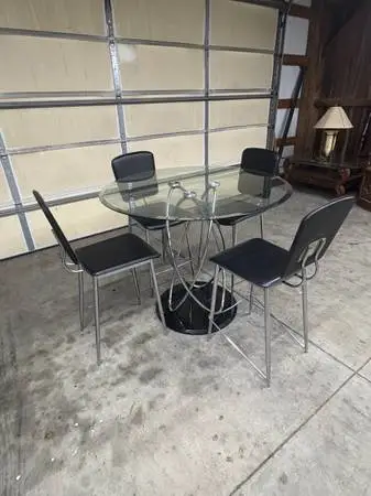 CONTEMPORARY DINETTE SET