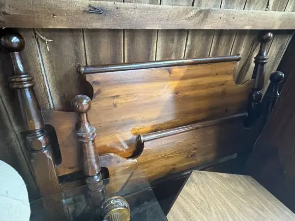 Queen wood poster bed and frames