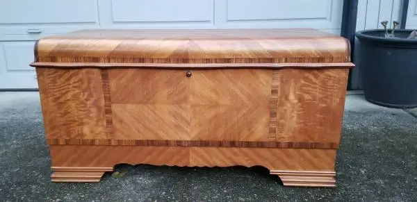 Lane cedar chest