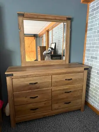 Full size bedroom set