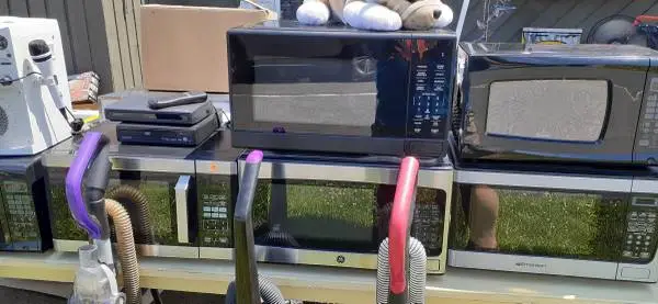 MICROWAVES ALL CONDITION MOST $25 EACH